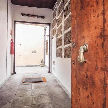 Casa Tradicional Canaria - D بيت للعطل *